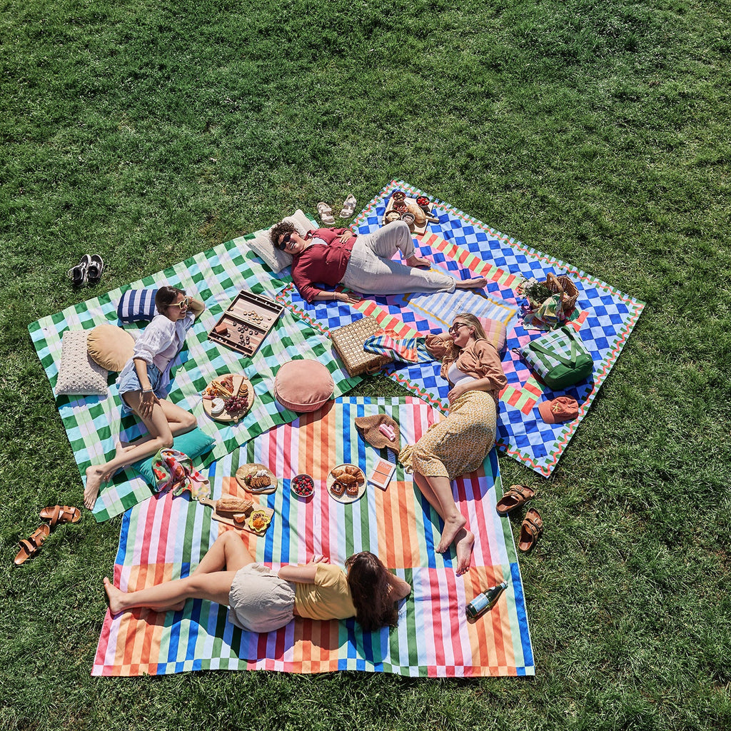 dock and bay picnic blanket